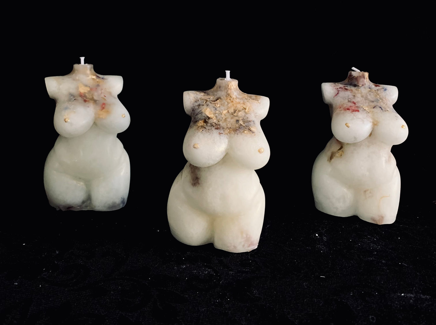 ‘Goddess’ Handmade Scented Candle – Dried Flowers, Gold Leaf & Essential Oils