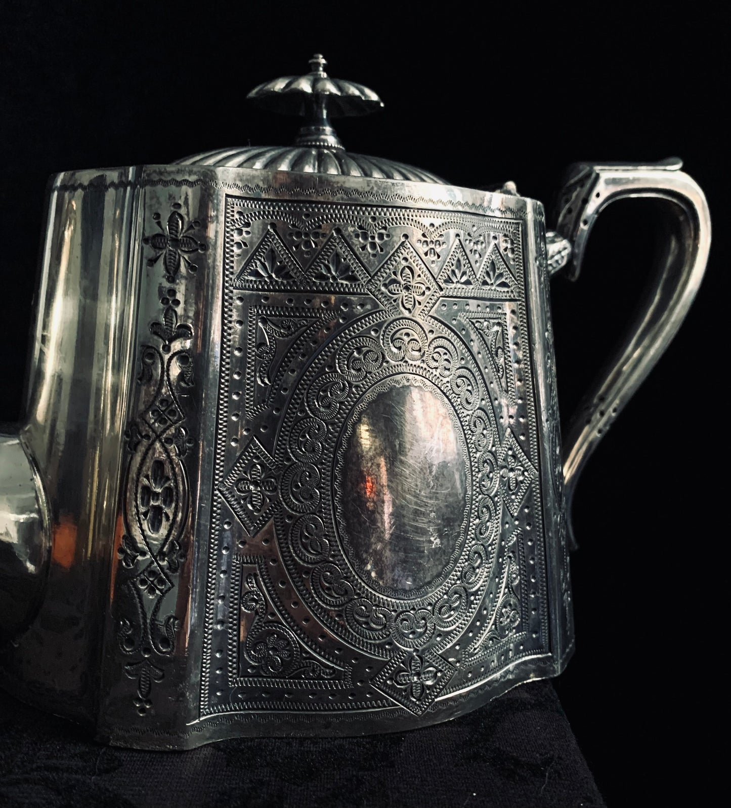 Antique Edwardian/Victorian Walker & Hall silverware coffee pot.