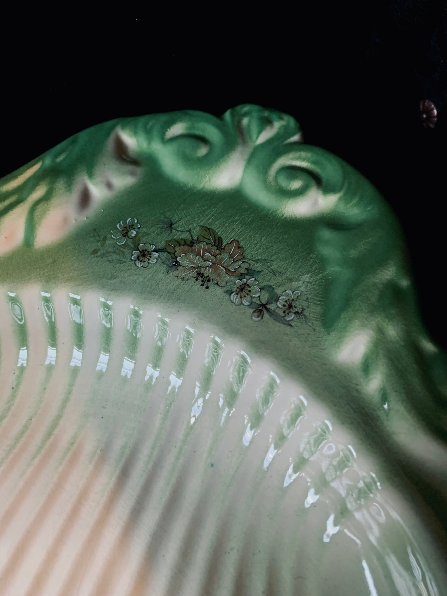 Vintage Green & White Ceramic Shell Bowl – Coastal Home Decor