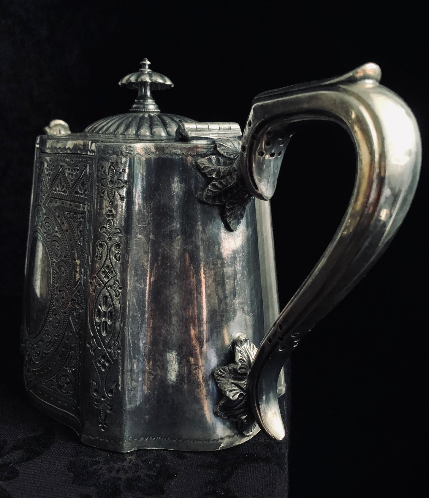 Antique Edwardian/Victorian Walker & Hall silverware coffee pot.