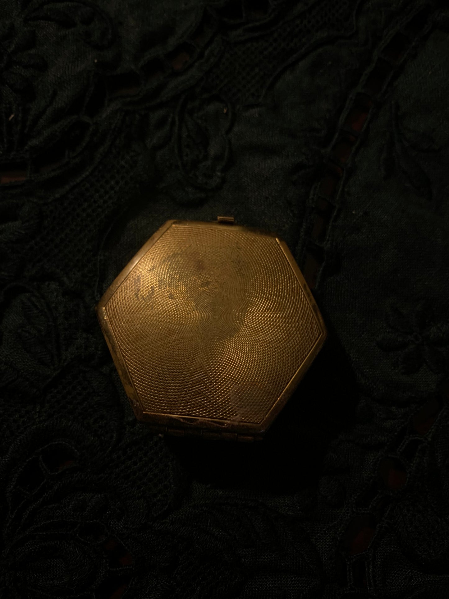 Antique Houbigant France Double Compact – Art Deco Enamel Floral Hexagon (1920s–1930s)