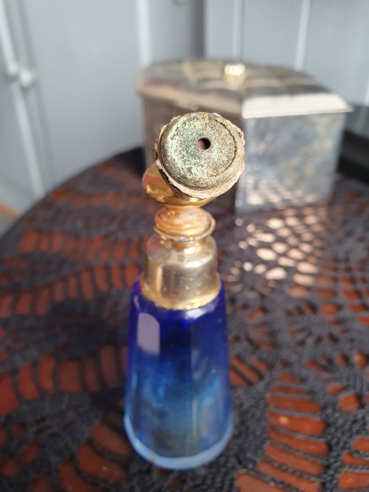 Antique French Perfume Bottle – Art Deco Blue Cut Glass & Brass Atomiser (c. 1920s–1930s)