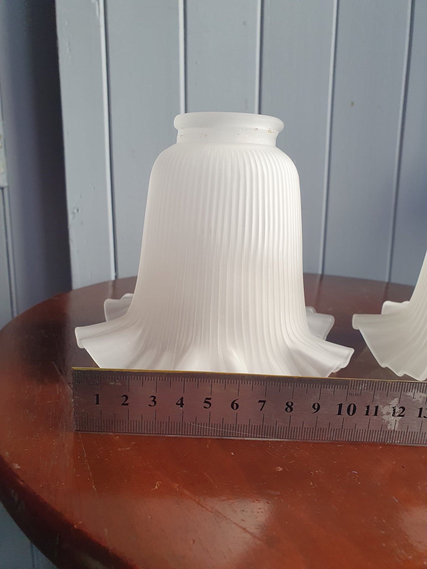 Vintage Frosted Glass Lamp Shade Pair – Ribbed Texture with Ruffle Edge (1980s)