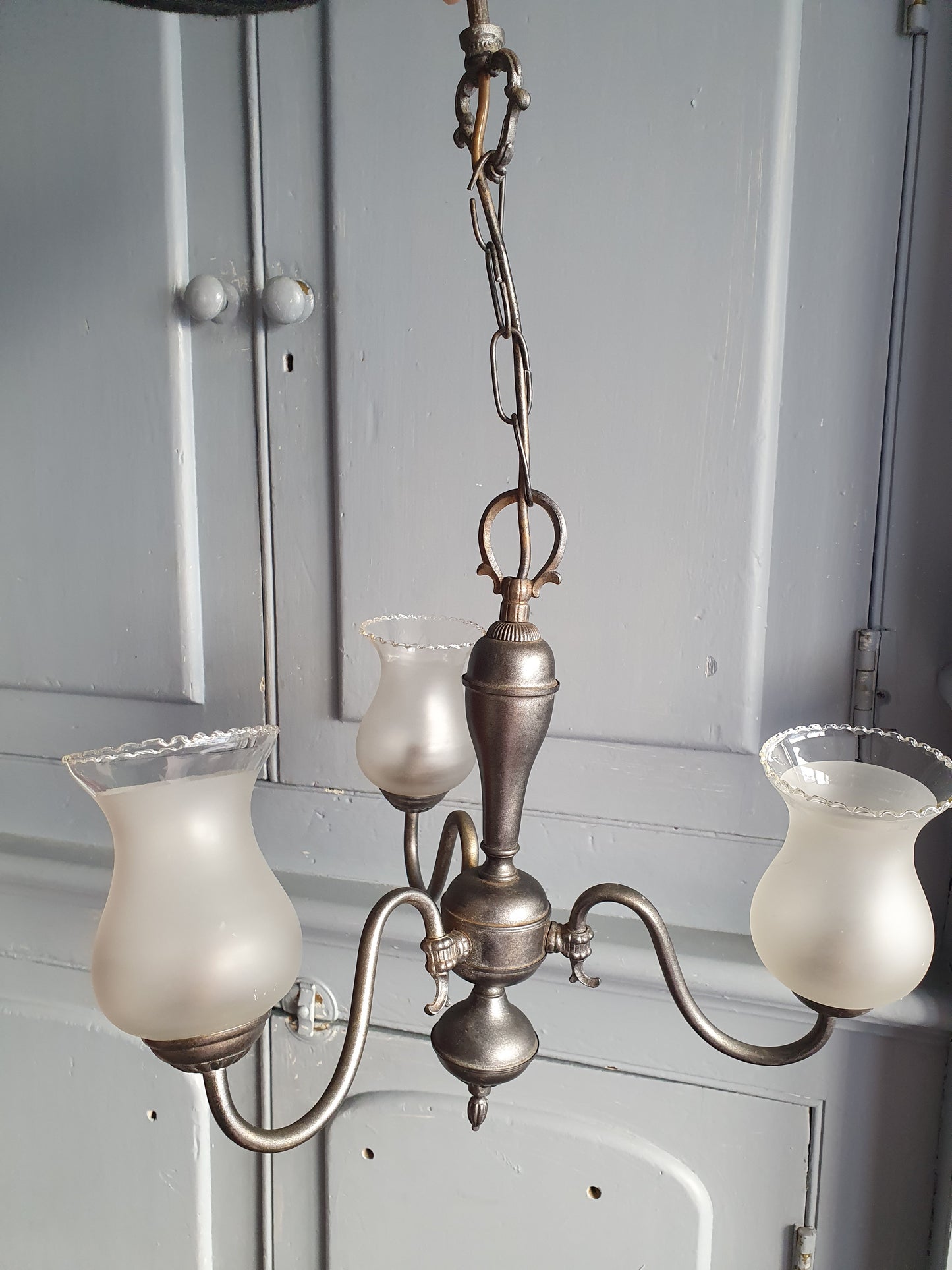 Vintage 3-Arm Brass Chandelier with Pewter Finish & Frosted Tulip Shades – Colonial Revival (60cm Drop)