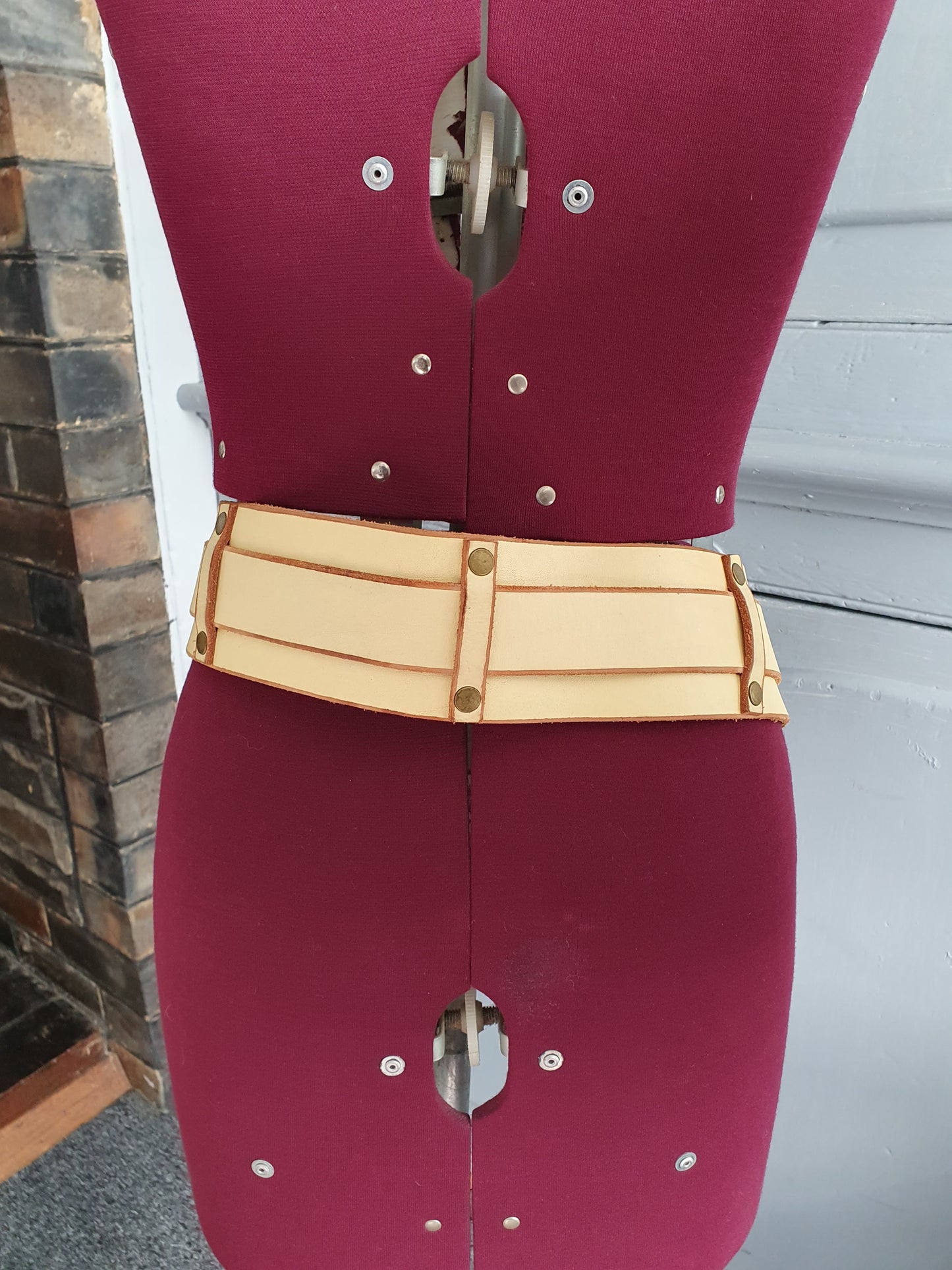 Vintage 70s Wide Leather Belt – Cream with Brass Hardware, Double Buckle (AU 8–14 Adjustable)
