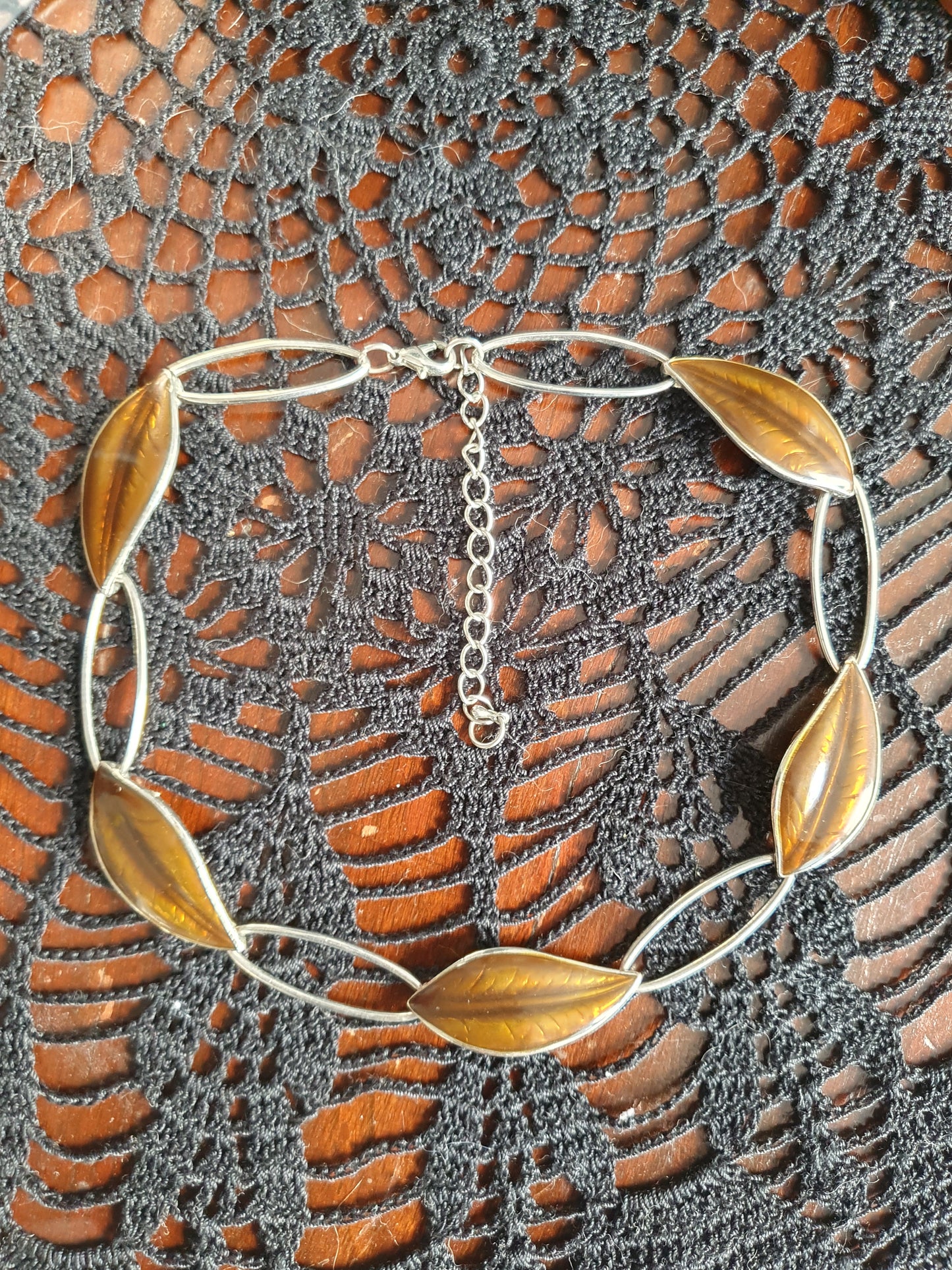 Vintage Enamel Leaf Necklace – Scandinavian Style (1960s–70s)