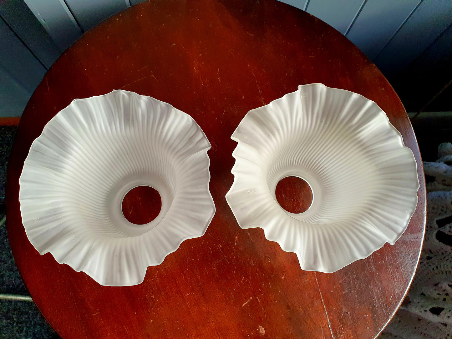 Vintage Frosted Glass Lamp Shade Pair – Ribbed Texture with Ruffle Edging (1980s)
