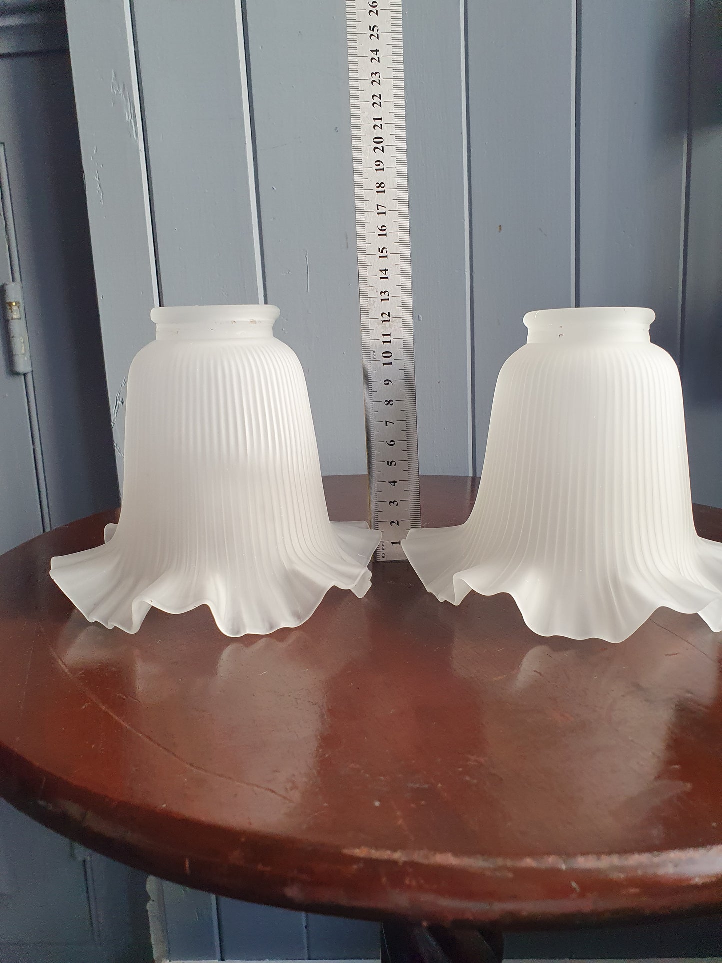 Vintage Frosted Glass Lamp Shade Pair – Ribbed Texture with Ruffle Edge (1980s)