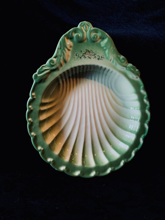 Vintage Green & White Ceramic Shell Bowl – Coastal Home Decor