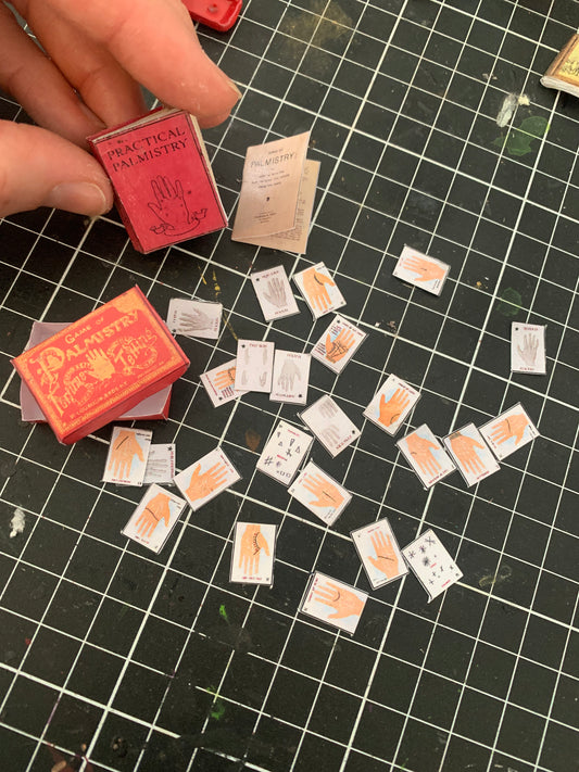 Mini palmistry set 1:2 scale