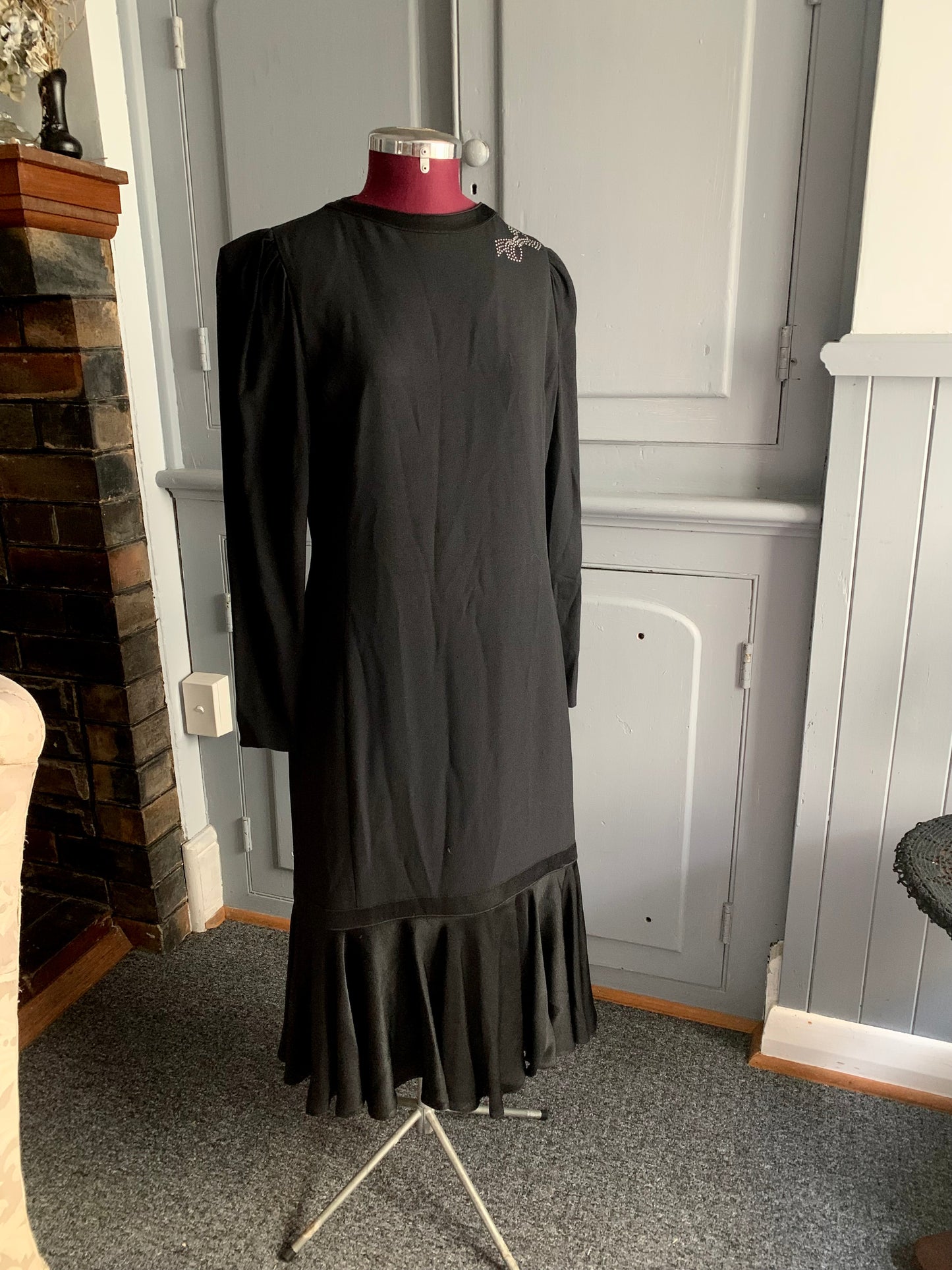 Vintage Fink Modell Black Ruffle Hem Dress