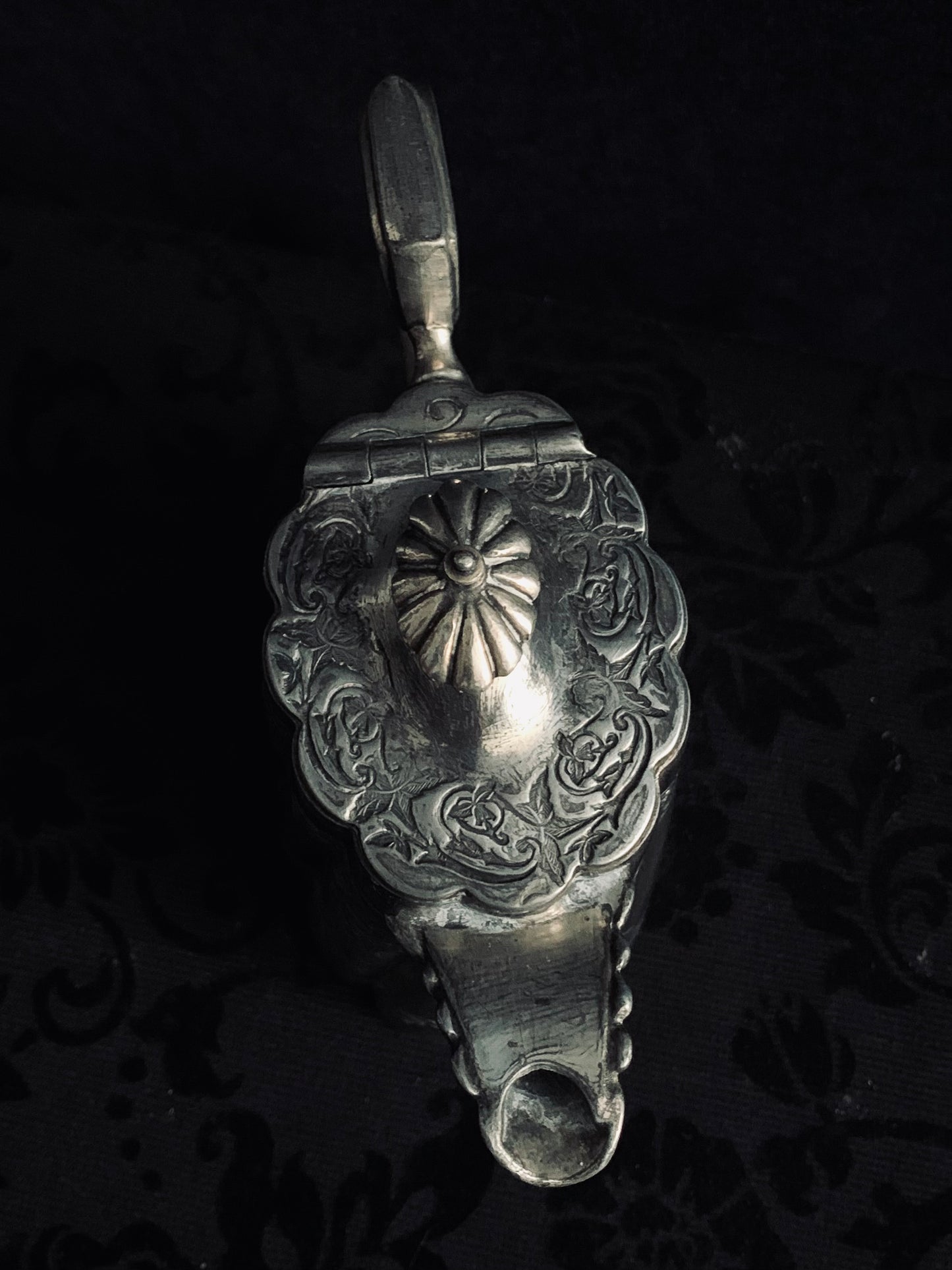Art Deco Silver-Plated Teapot – London-Made Vintage Tableware