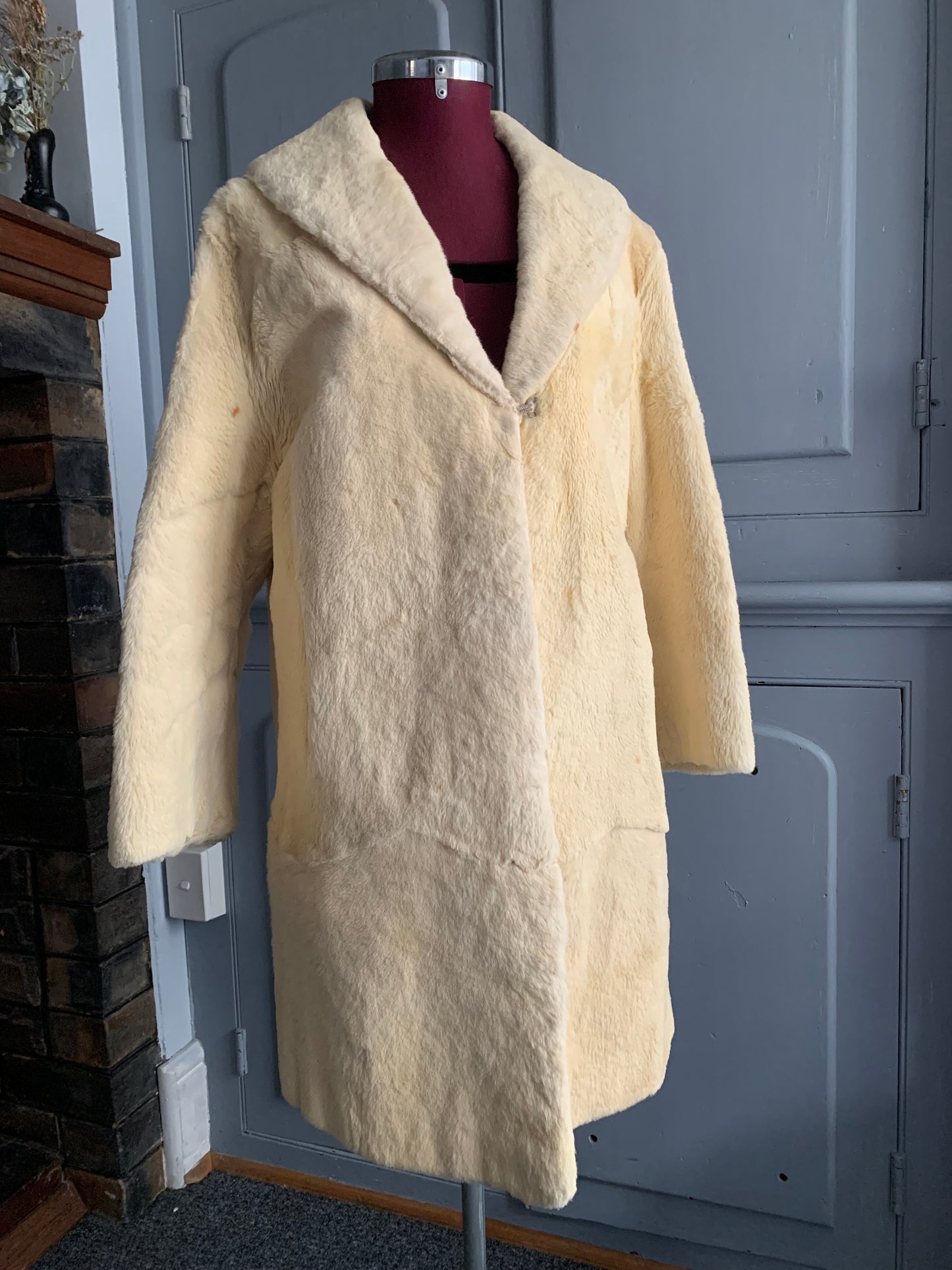 Vintage Blonde Fur Coat – Stephen Dattner, London Melbourne