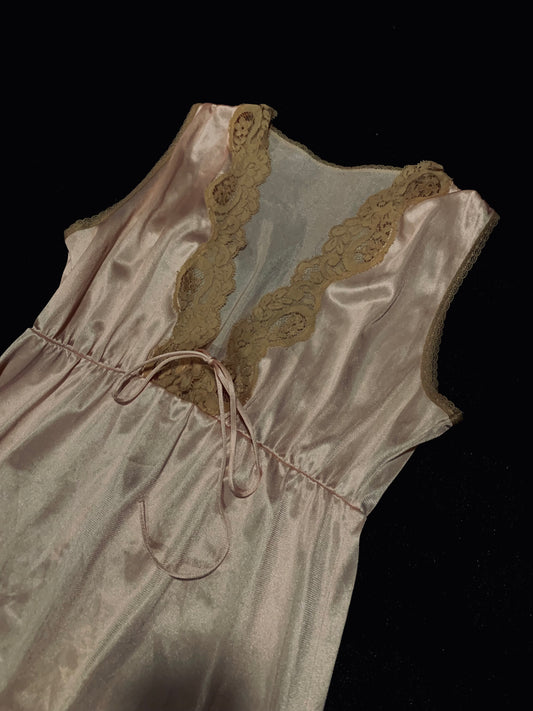 1970’s Baby pink lingerie slip- size 10