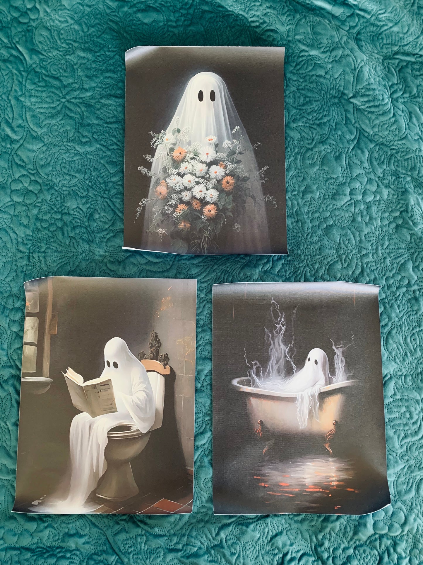 ‘Living ghost’ canvas 3 piece set large