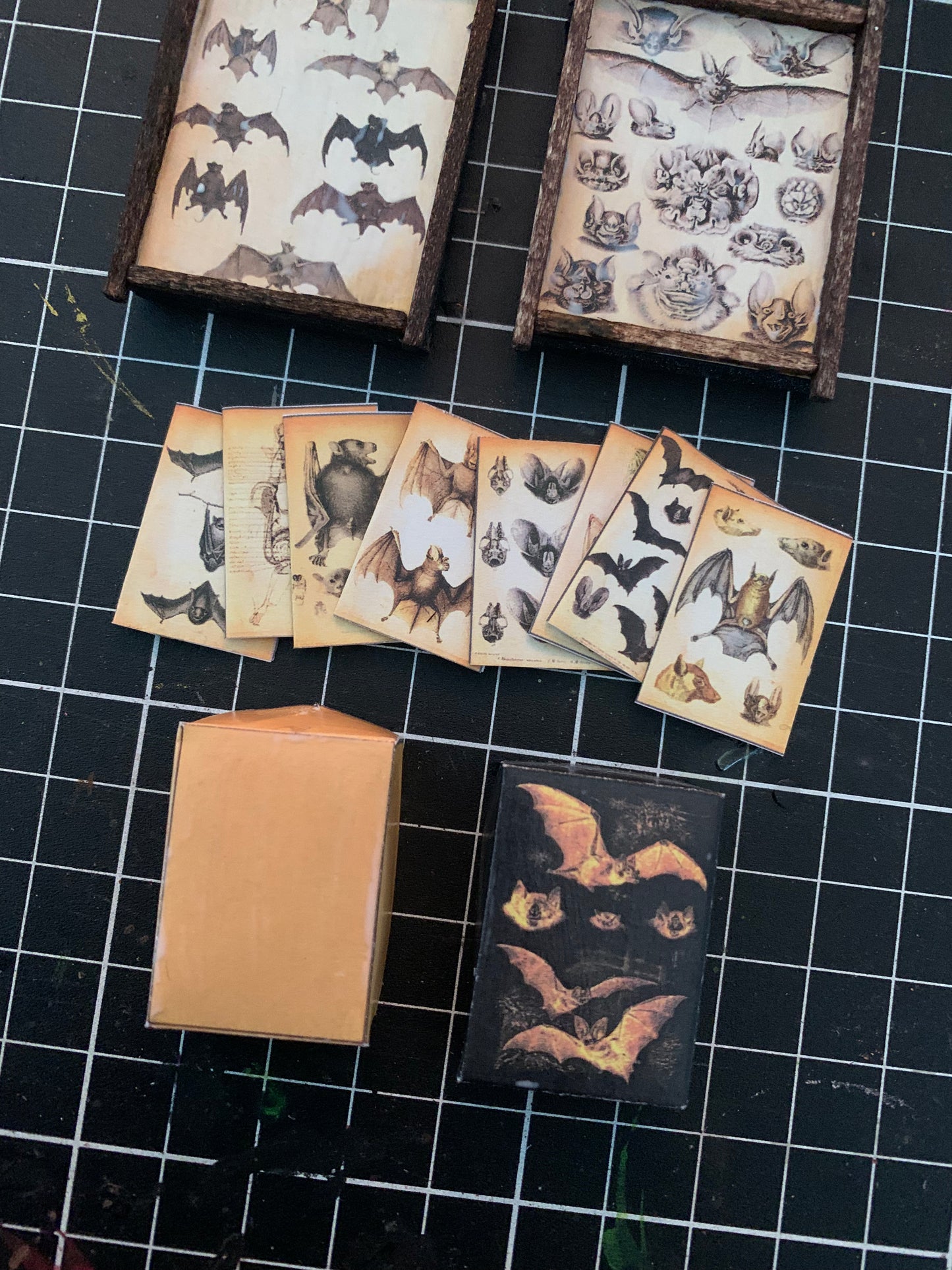 Mini bat set 1:2 scale