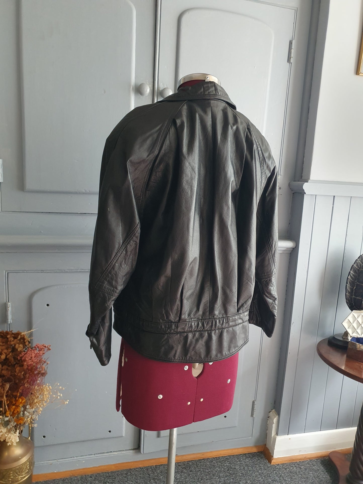 Vintage 1990s Black Leather Jacket – Batwing Sleeve size M