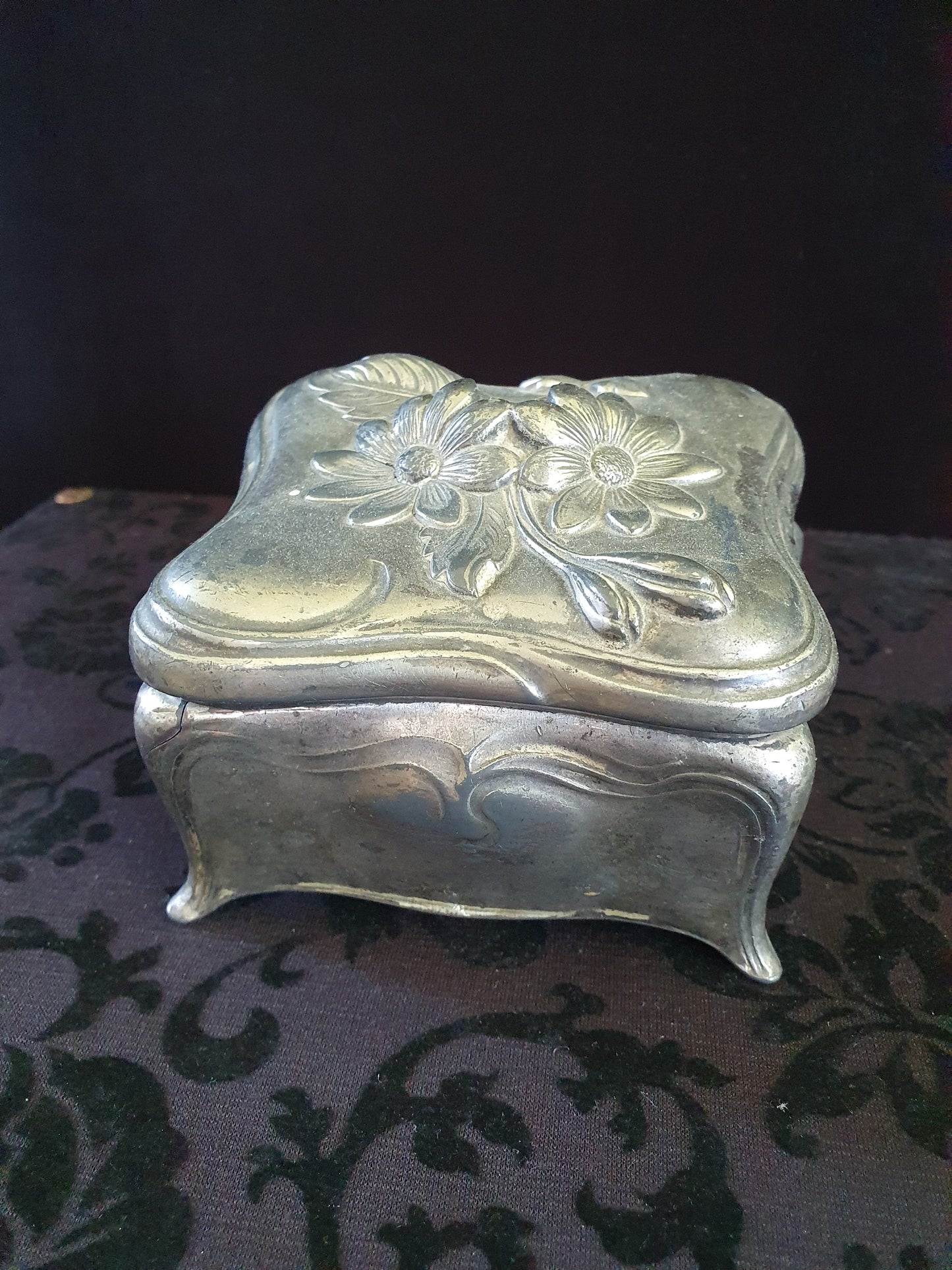 Antique J.B. & Co. Quadruple Silverplate Trinket Box (c. 1890–1910) – Floral Art Nouveau Design