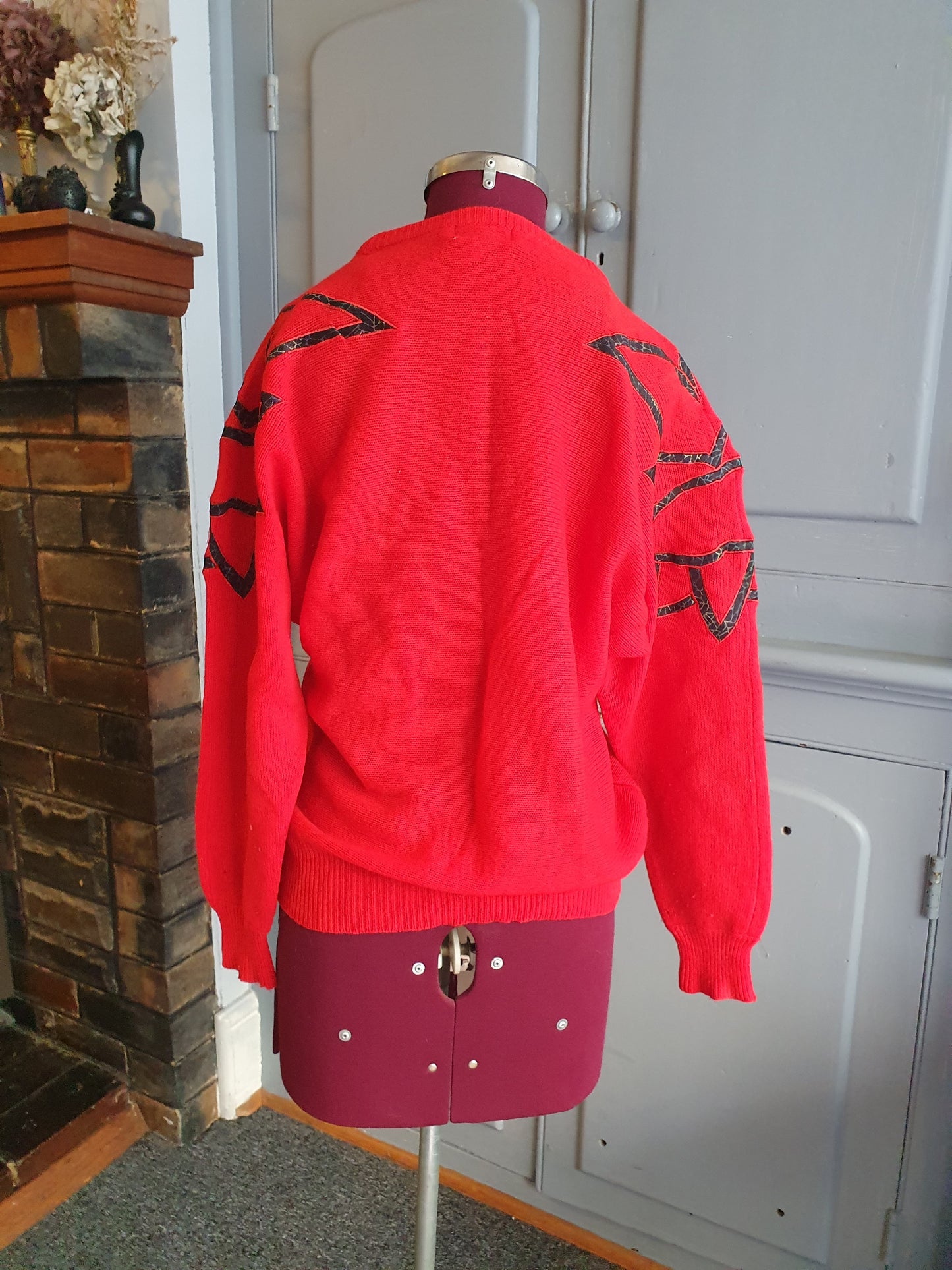 Vintage 80s Lambswool Sweater – Fiery Red. Size 12