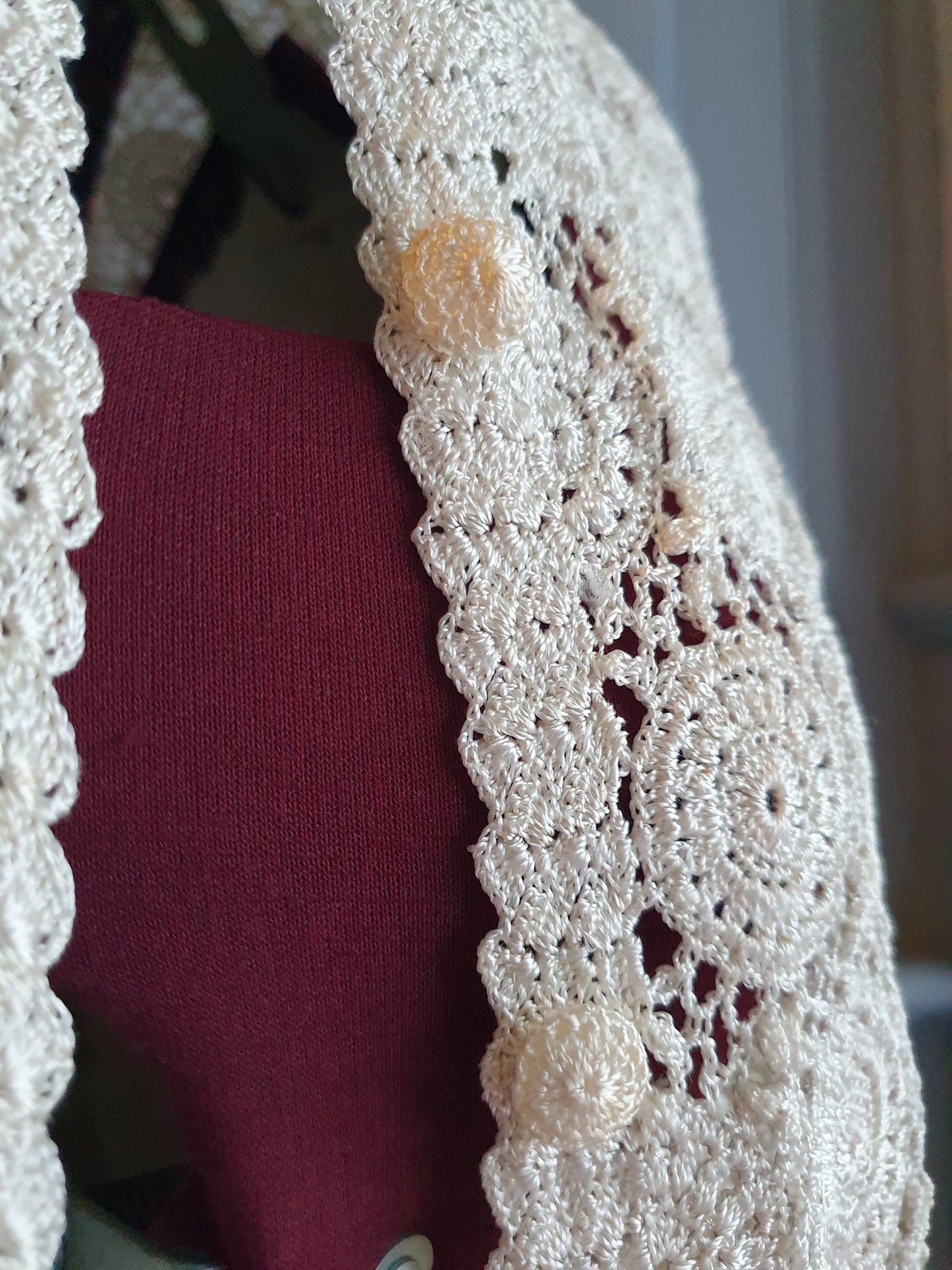 Hand-Crocheted Cream Lace Cardigan – Openwork Circles, 90s/Y2K size 8-10