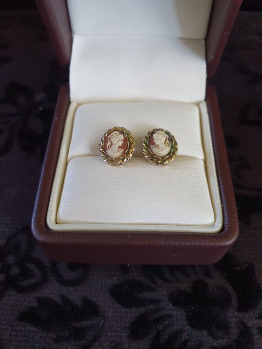 Vintage Hand Carved Shell Cameo Stud Earrings – 11×9mm