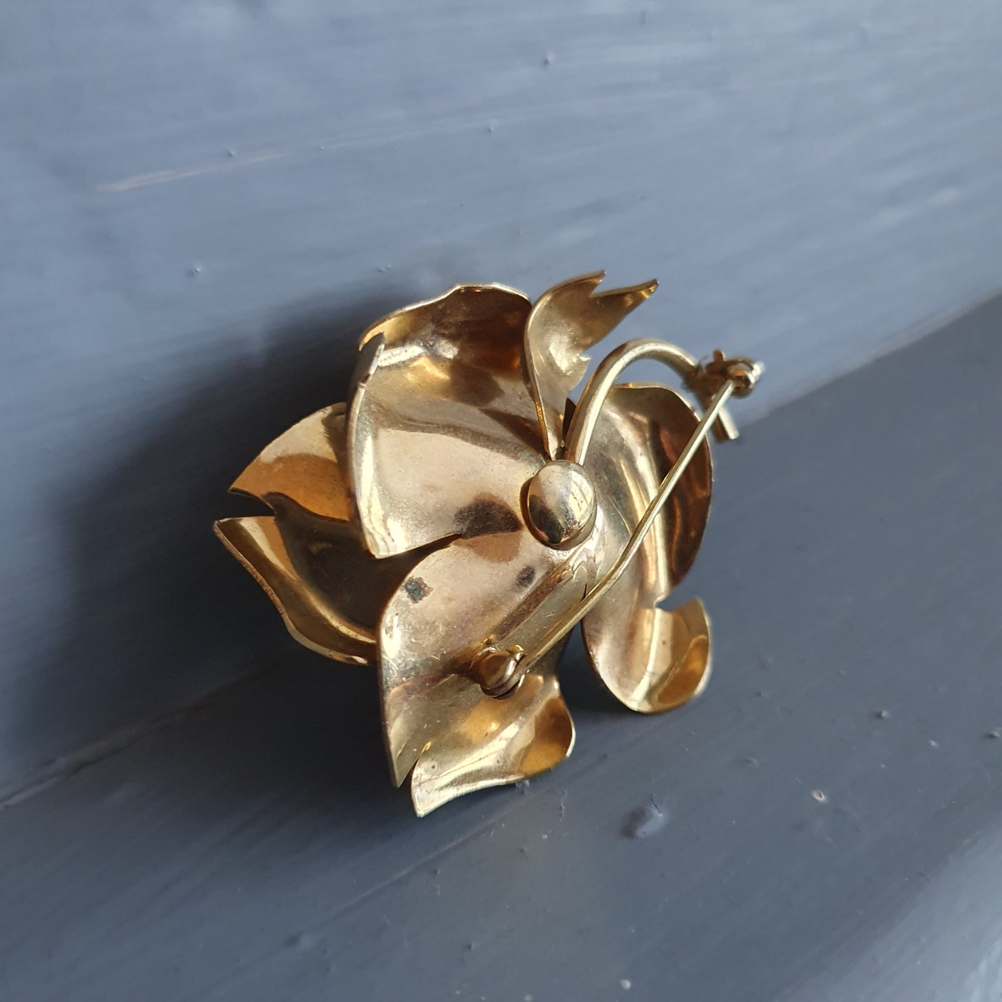 Vintage Gold Tone Flower Brooch Mid Century Floral Pin Satin Finish