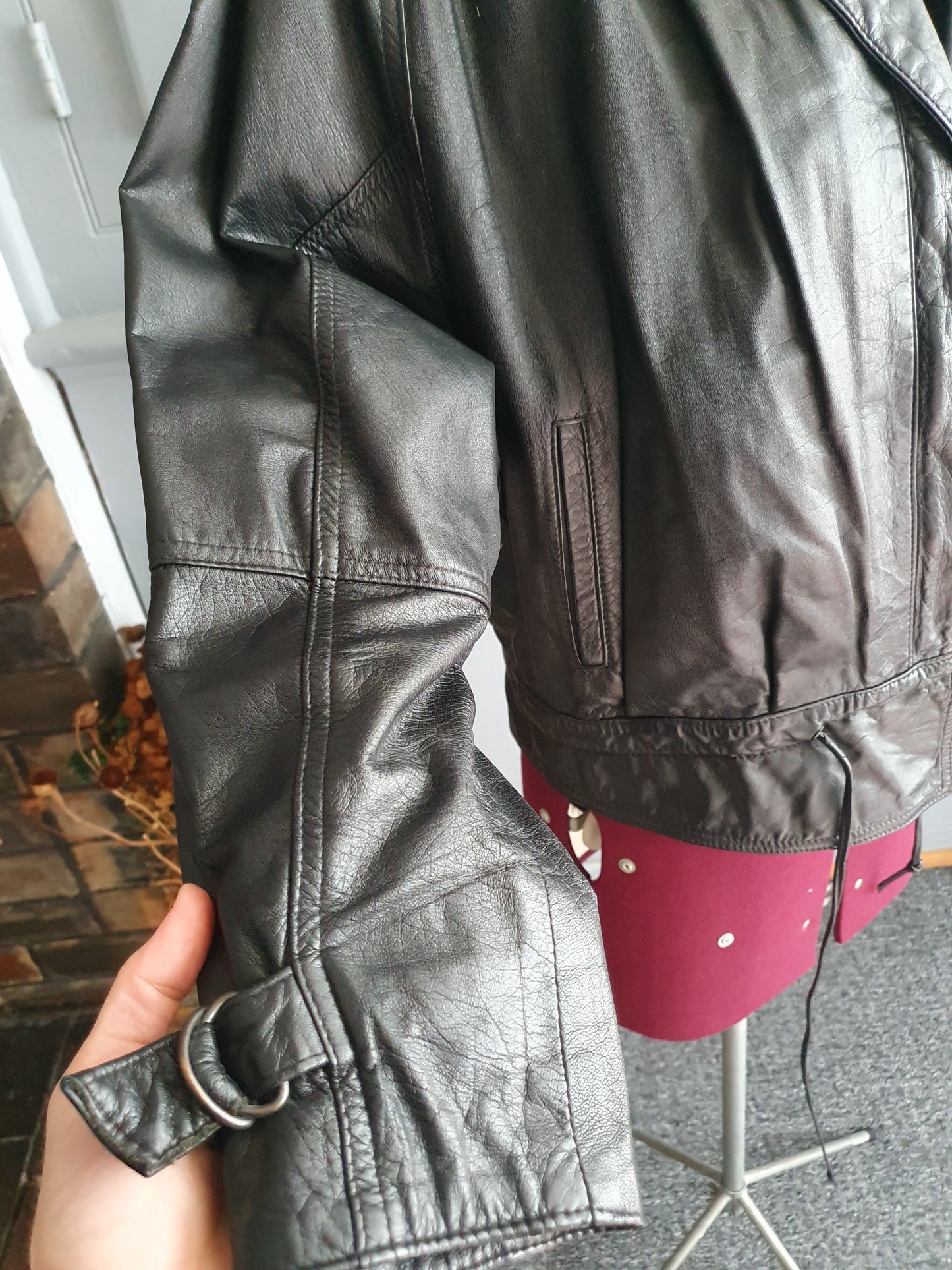 Vintage 1990s Black Leather Jacket – Batwing Sleeve size M