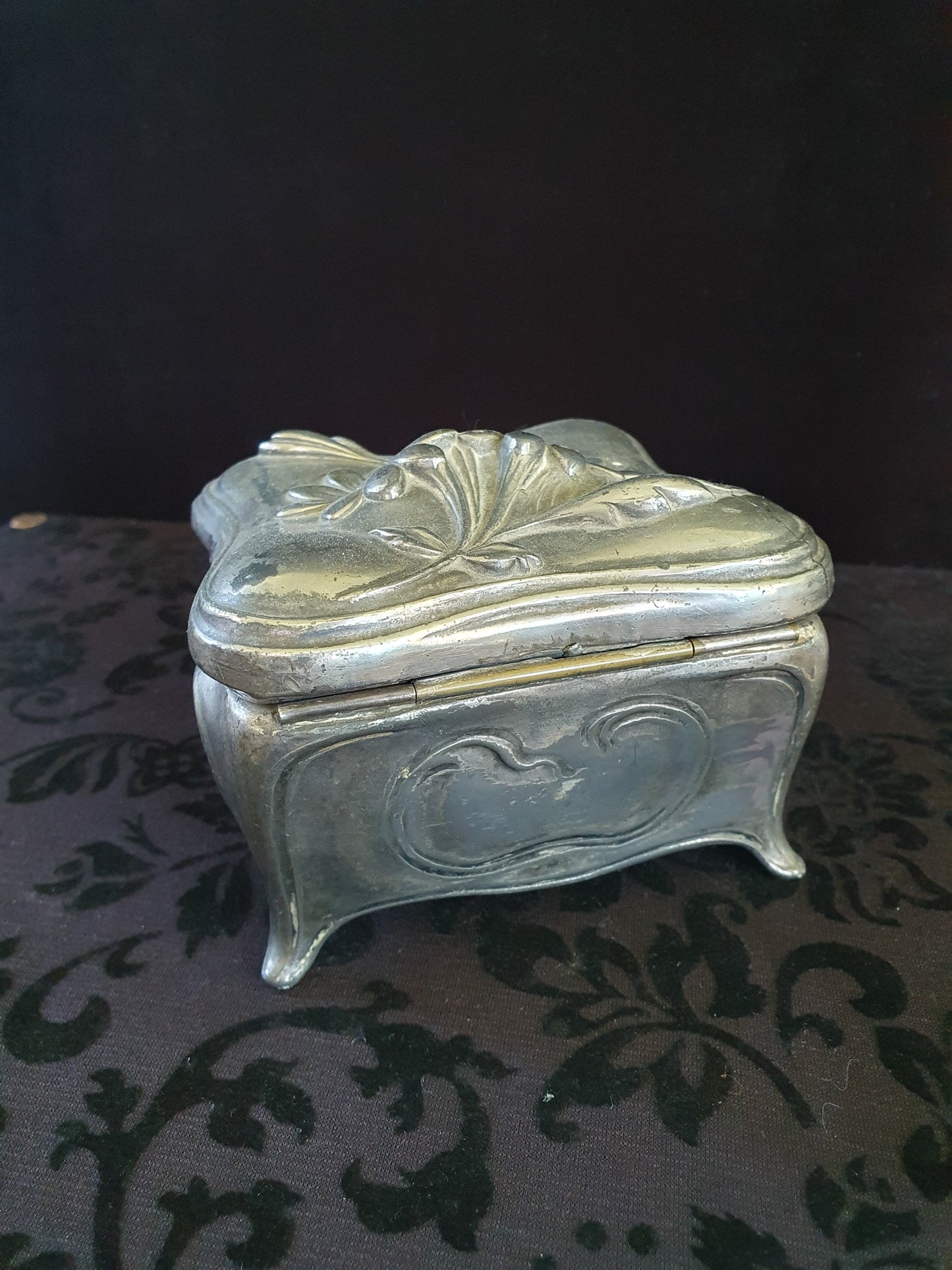 Antique J.B. & Co. Quadruple Silverplate Trinket Box (c. 1890–1910) – Floral Art Nouveau Design
