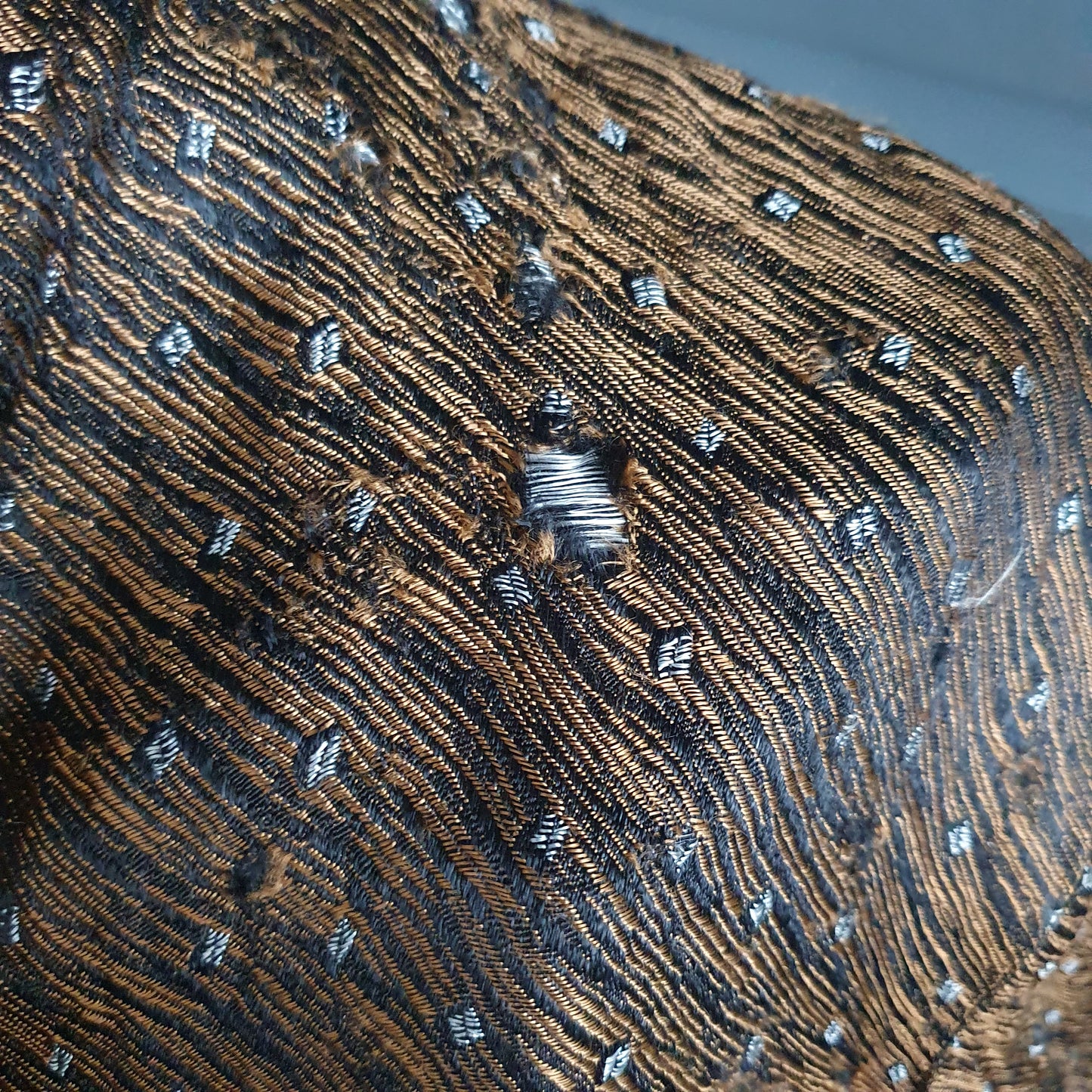 Antique Silk Dressing Gown – Bronze & Black M/L
