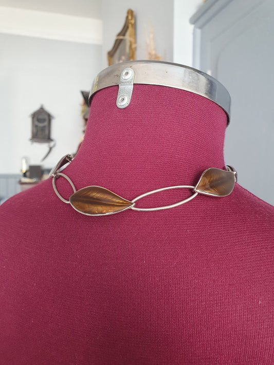 Vintage Enamel Leaf Necklace – Scandinavian Style (1960s–70s)