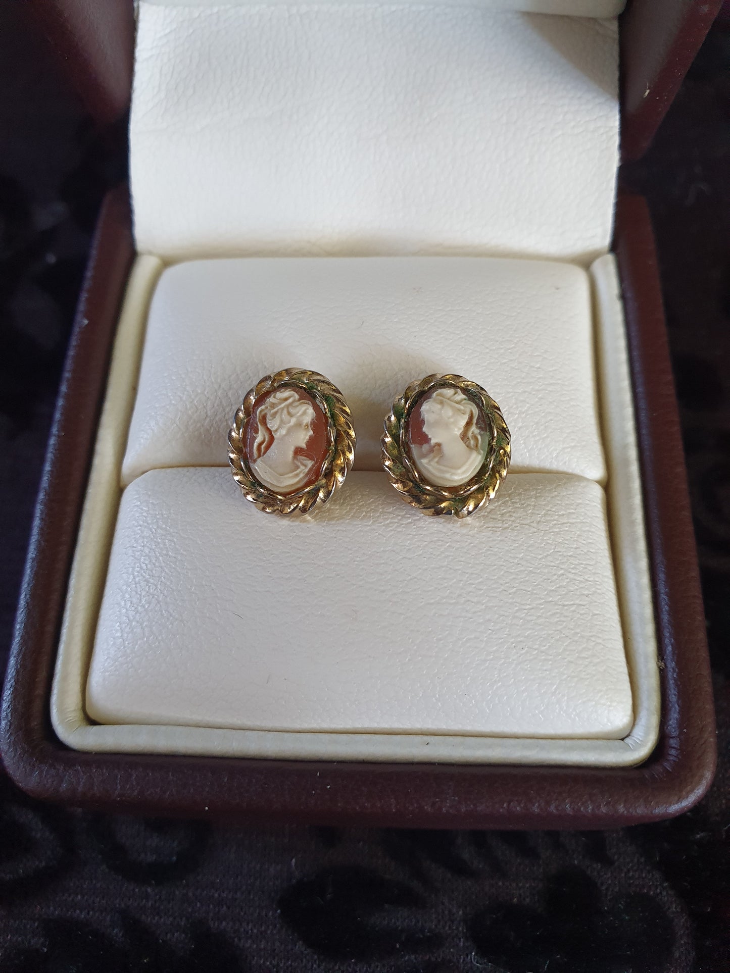 Vintage Hand Carved Shell Cameo Stud Earrings – 11×9mm