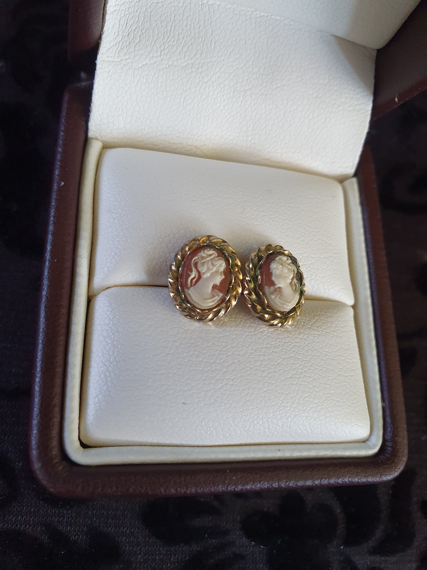 Vintage Hand Carved Shell Cameo Stud Earrings – 11×9mm