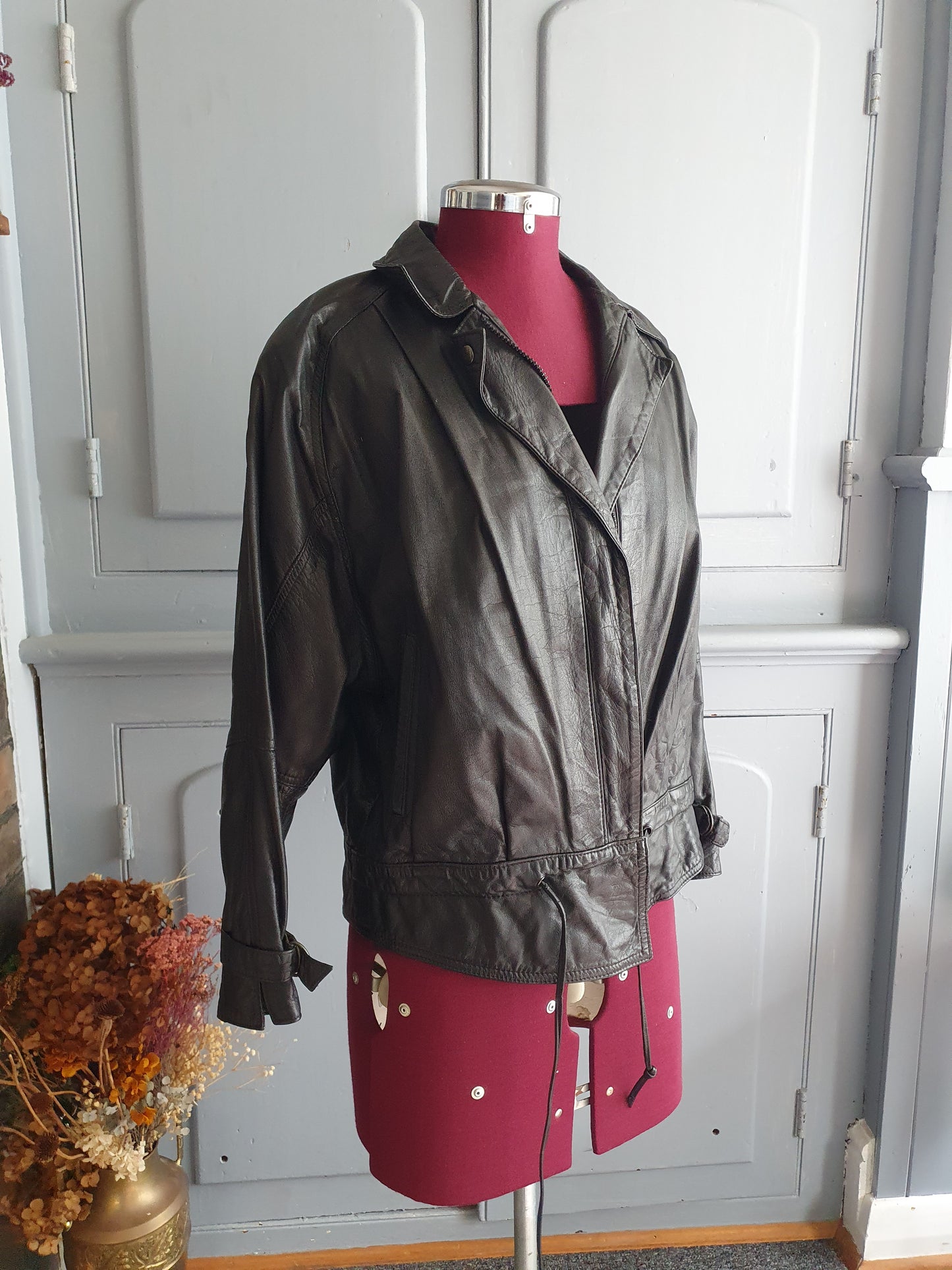 Vintage 1990s Black Leather Jacket – Batwing Sleeve size M