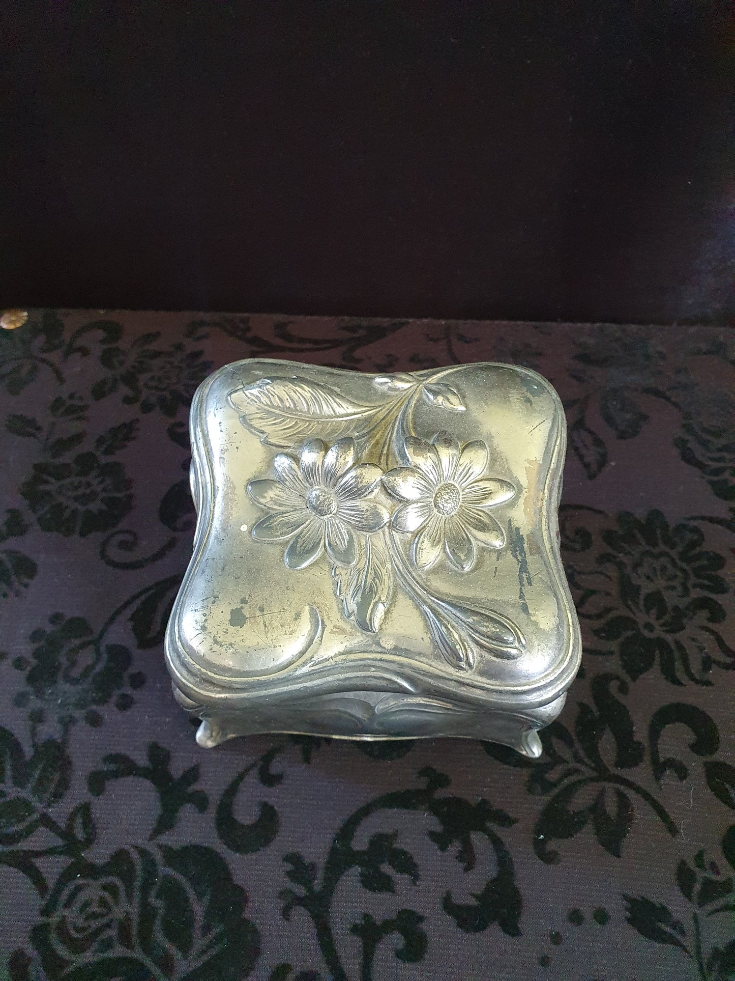 Antique J.B. & Co. Quadruple Silverplate Trinket Box (c. 1890–1910) – Floral Art Nouveau Design