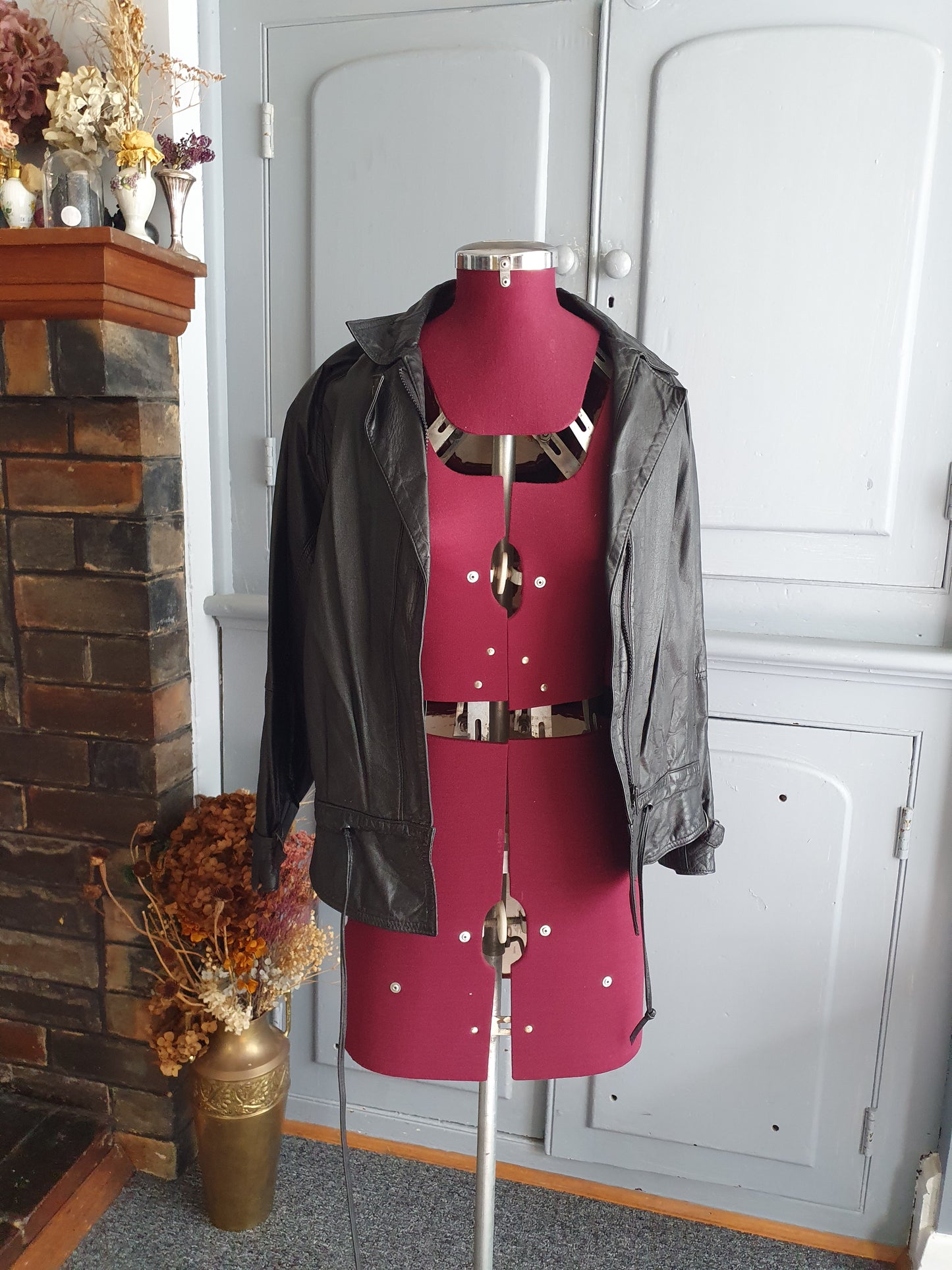 Vintage 1990s Black Leather Jacket – Batwing Sleeve size M