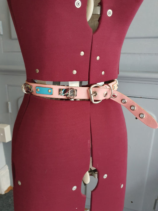 Vintage 80s Pink Leather Grommet Belt – Made in Australia (XS–S)